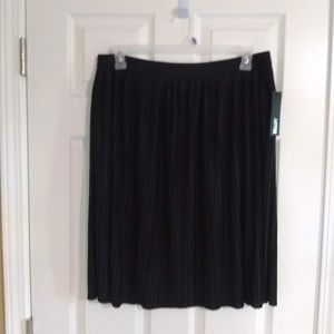 Apt 9 Black Pleated Skirt NWT